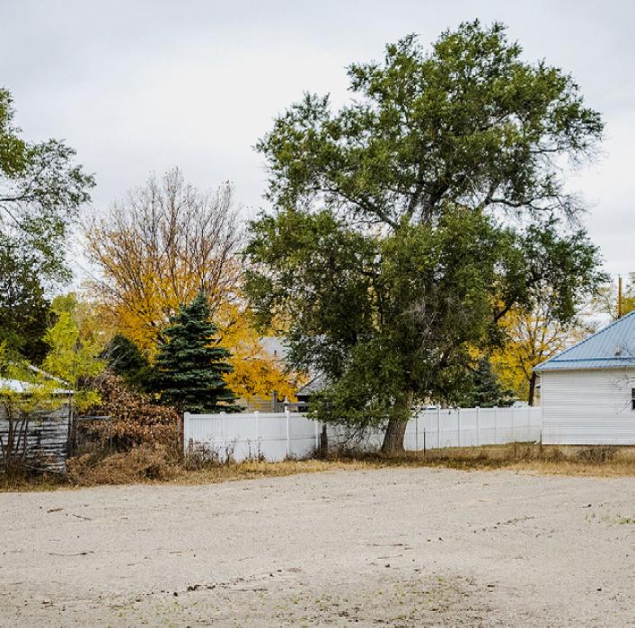 This is only one side of the extra large lot in the back of the home.