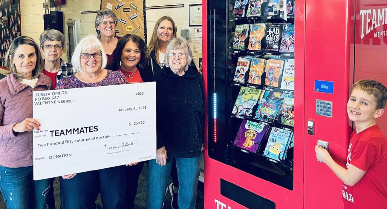 Zi Beta Omega donates to Teammates and VES