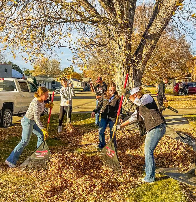 FFA members raked leaves around town and are pictured: Parker Wackler, Kaden Garwood, Rhett Ward, Annalena Nelson, Kate Dorsey, and Camilla Brown. Photo by Shawna Houdek