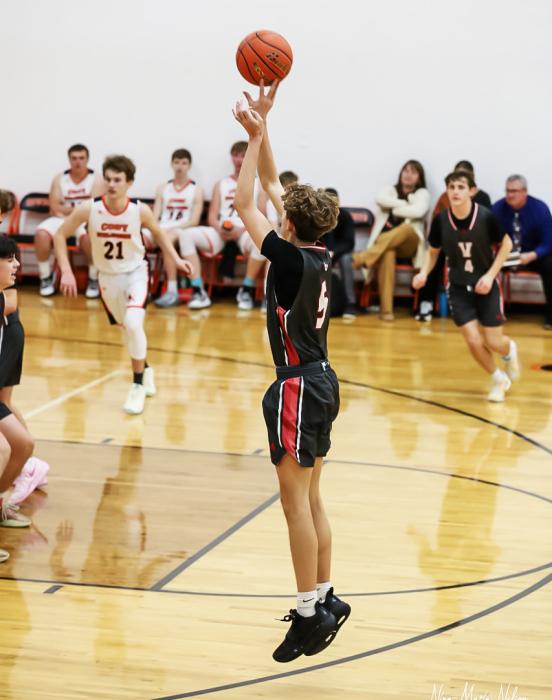 Badger John Gibson with a 3 pointer!