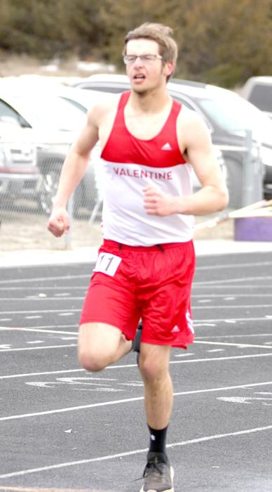 Devlin Welch in the 1600 Meter Run.
