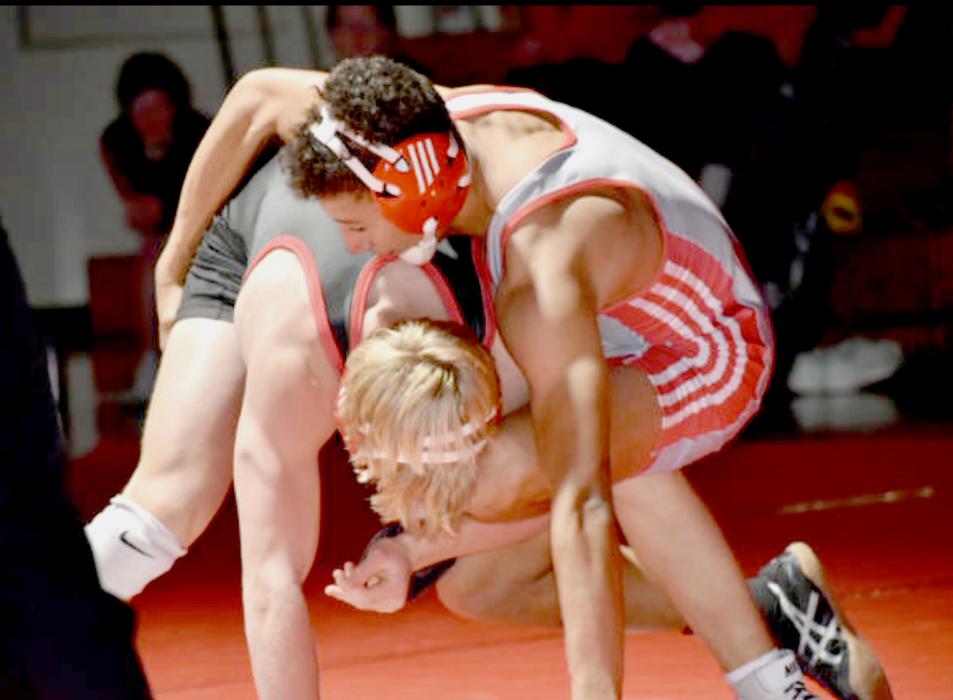 Jehki Williams 132# of Valentine over Hunter Brewer of Gordon-Rushville, TF 19-3 3:25.