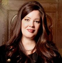 Plan to attend VAAC December 8, performance by Amanda Ellison who will sing a mix of loved Christmas songs and carols.