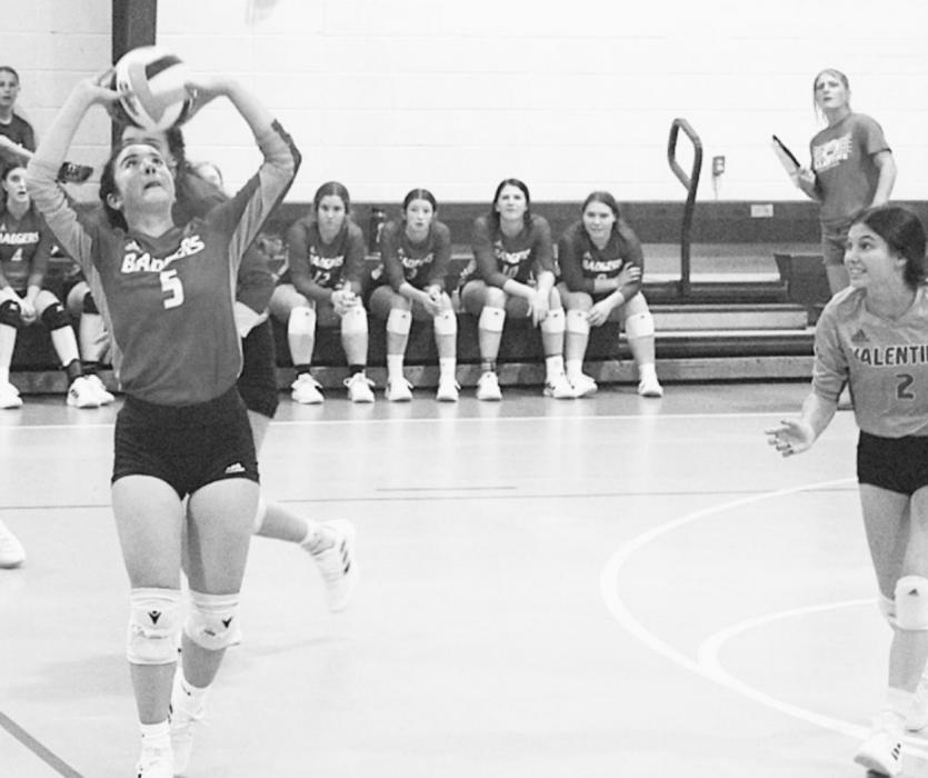 Above, Alice Landino Doimo #5 gets ready to set the ball in Saturday’s game. Photos by Mary Reagle