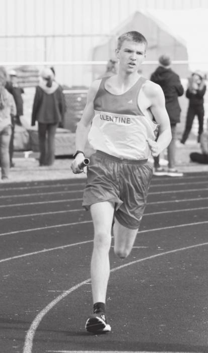 Grant Springer in the Distance Medley.