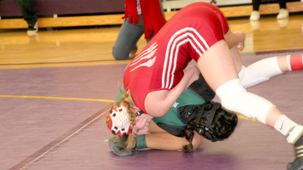 Joslyn Yarbrough wrestled at 107# during districts.