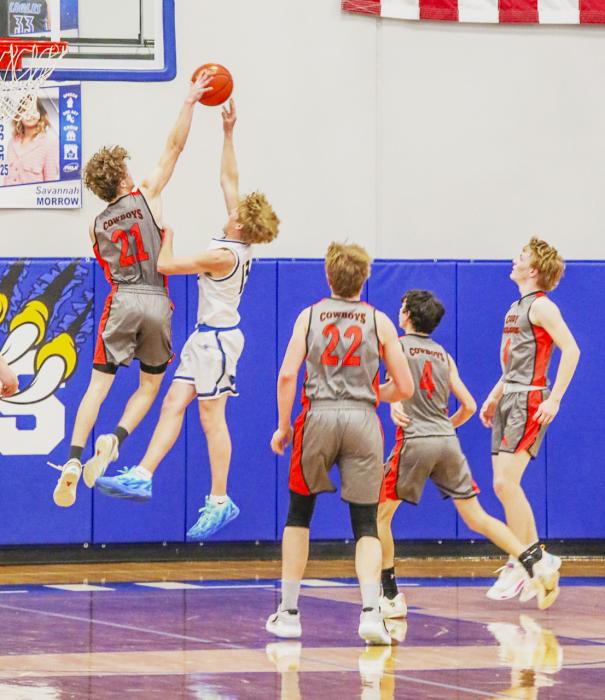 Jasper Roseberry shuts down a Wynot Blue Devil with a big block.