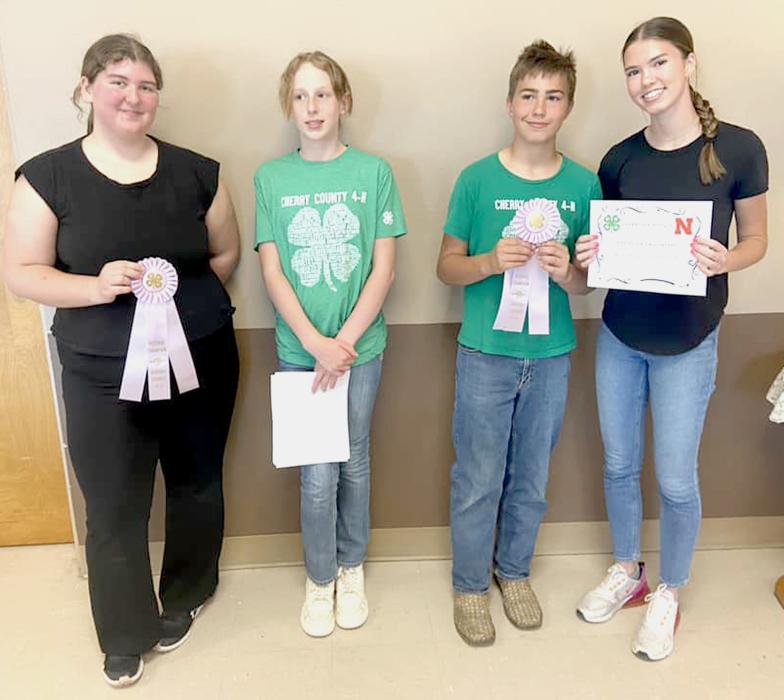 Intermediate Senior Advanced competitors are from L to R: Jenalee Garwood, Elyse Cochran, Will Cox, Kate Cox.