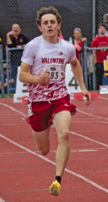 Dominc Beebout runs the 100 m run in 11.23s