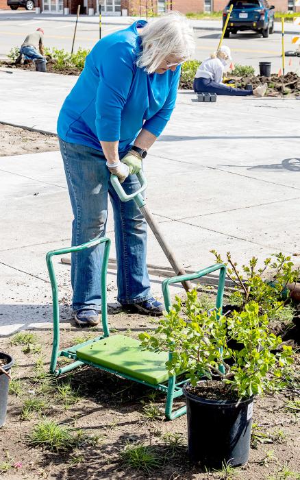 Laurie Hodges is a retired horticulturist from UNL and loves plants. She was a member of Extension Research and said, “I love plants, and have my whole life.”