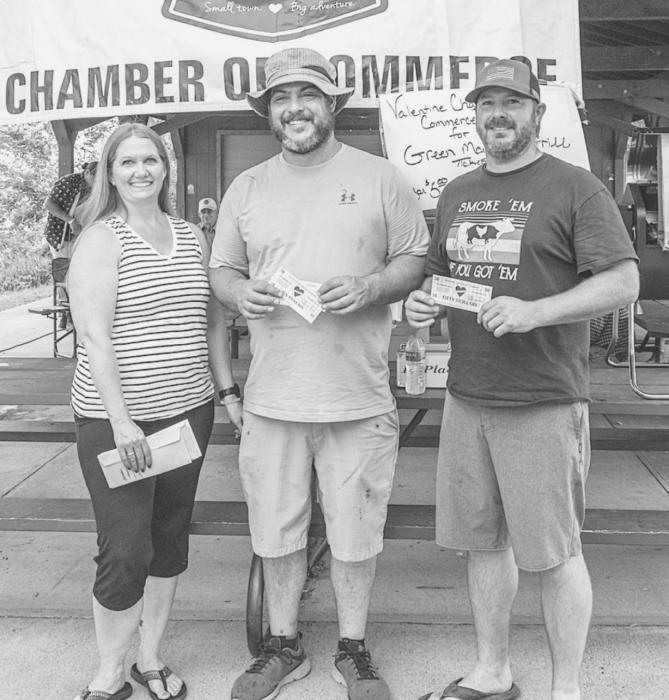 Winners of the sides included Janine Holmes with Deanna Holmes Monroe standing in for her mom, Adam Moosman, and Jason Hoebelheinrich.