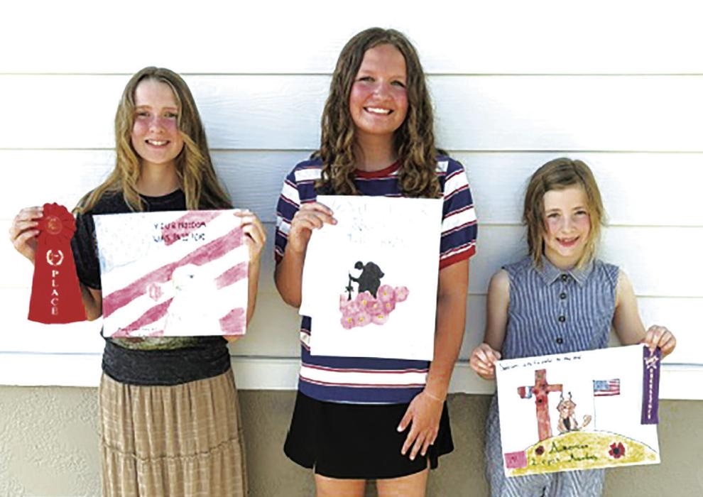 Winners at Grace Lutheran School are pictured from L to R 2nd Class 3 Zoey Mayhew, 3rd Class 4 Emmy Ohlmann, People’s Choice Class 1 - Kyndel Danielski.