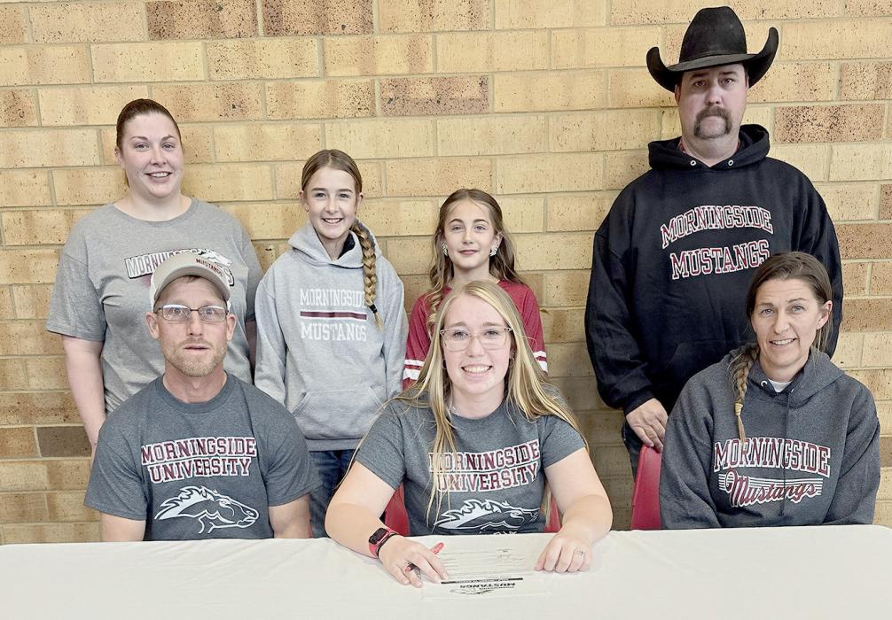 Pictured back row, L to R: Kaylyn Reiser, Kassie Hanson, Jenna Hanson, and Tom Vonheeder. Front row, L to R: Josh Hanson, Kaylee Hanson, and Kendra Hanson.