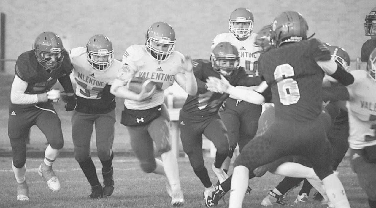 Ashton Lurz is coming down the field and had 81 running yards in the game against Gordon-Rushville.