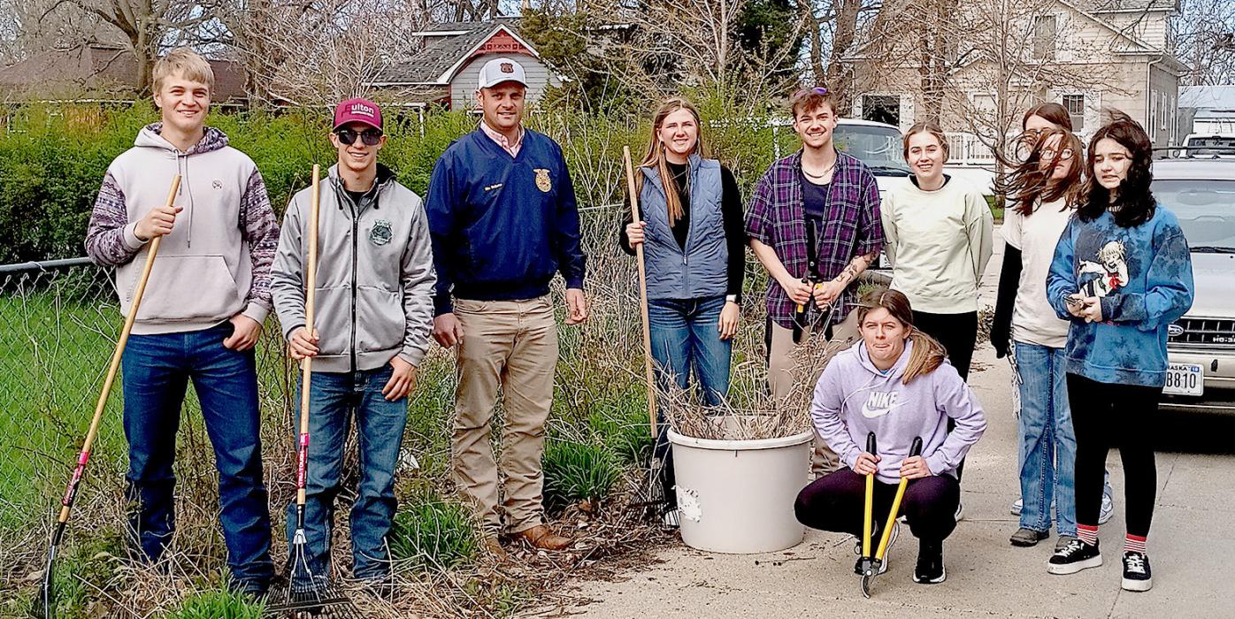 FFA students help out Senior Center